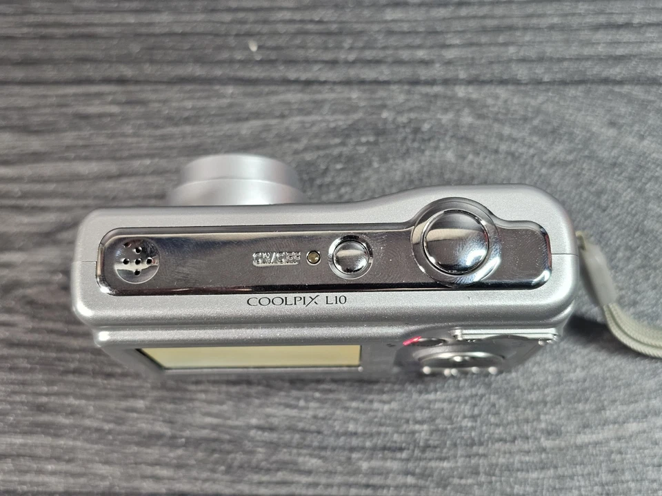 Nikon Coolpix L10 Digital Camera 5MP 3x Zoom Tested Working + 2GB SD - Image 3 of 4
