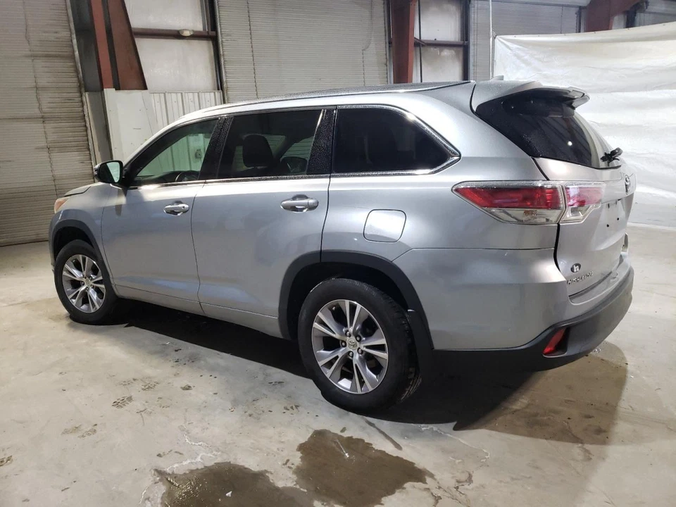 Used Hood fits: 2015 Toyota Highlander  Grade A Foto 2 de 4