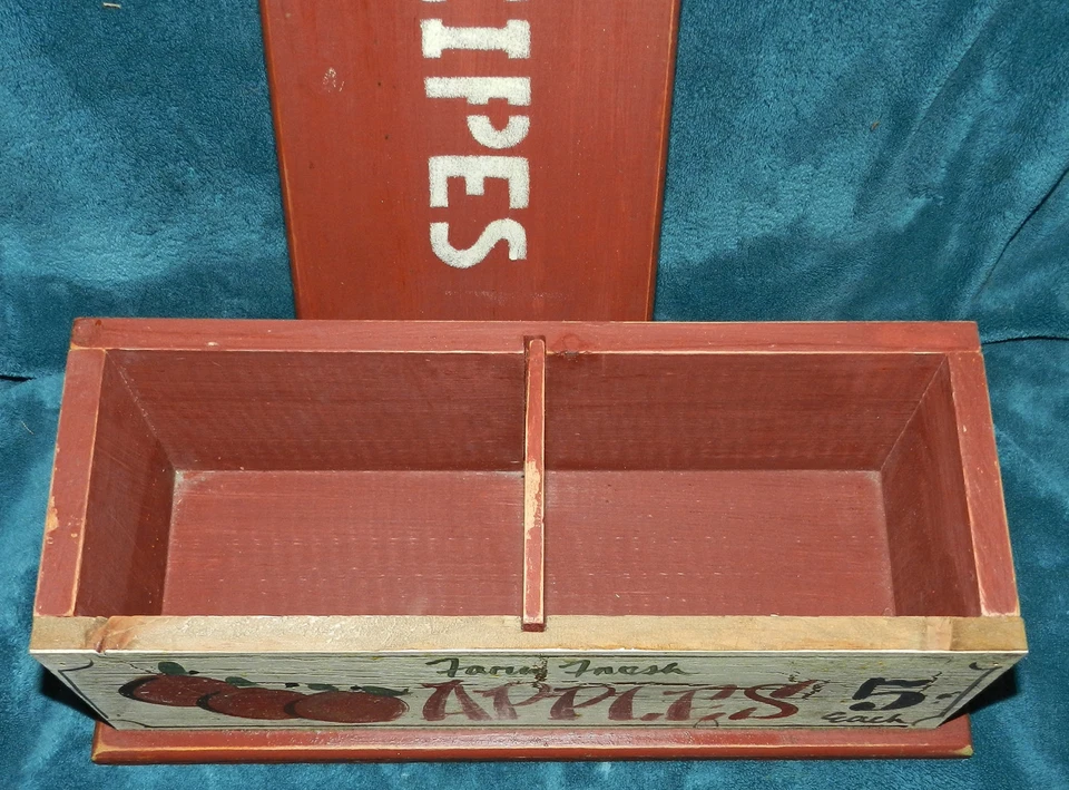 AWESOME VTG PAINTED WOOD APPLE DOUBLE RECIPE BOX WITH LID!! VERY NICE!! - Image 4 of 4