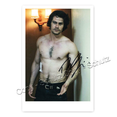Dylan O'Brien in American Assassin - Autogrammfotokarte 