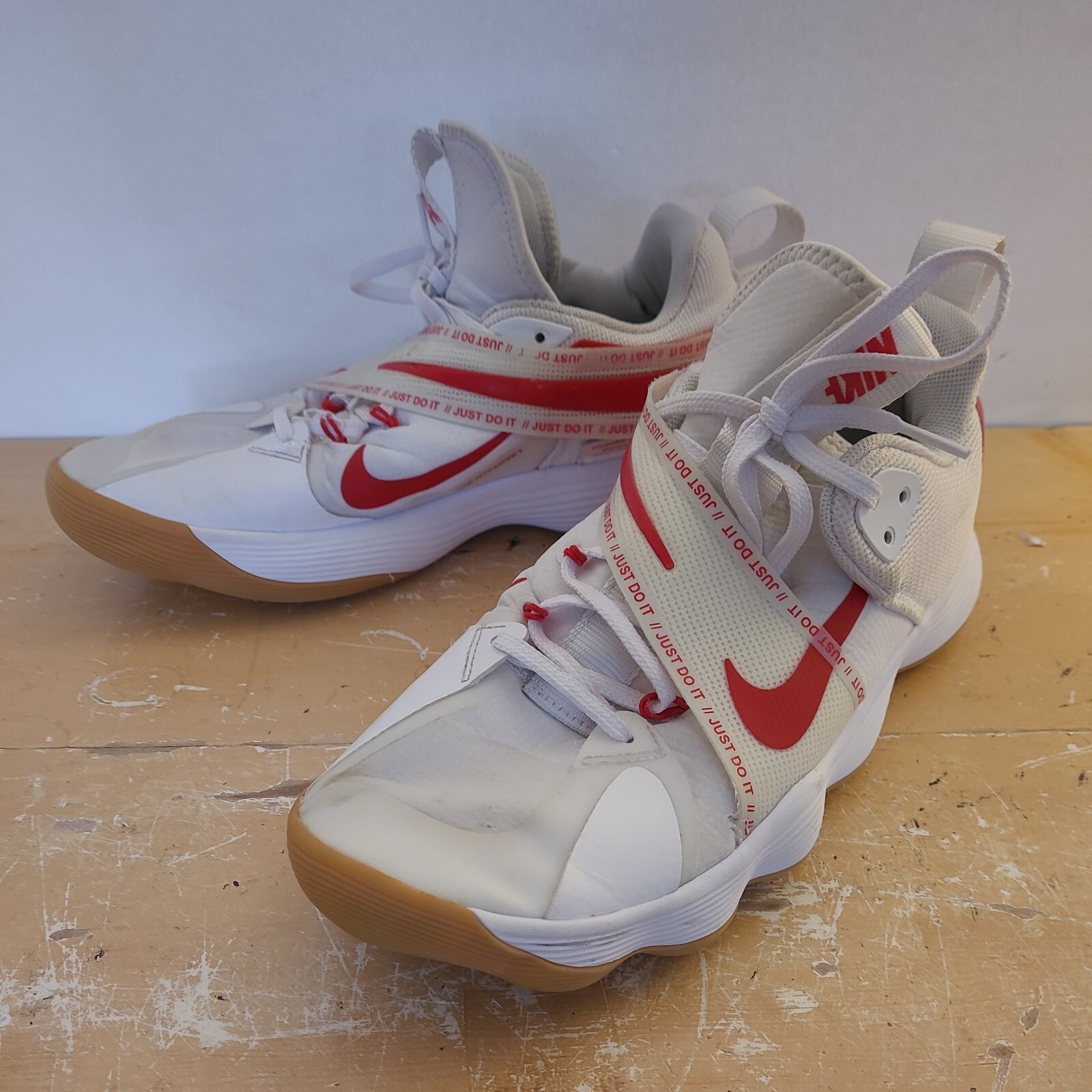 Nike Women React Hyperset Women Volleyball Shoes Whit… Gem