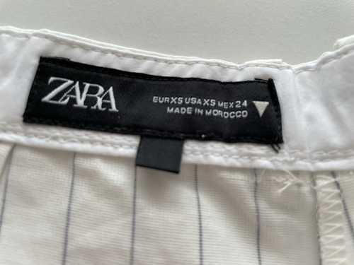 Zara White and Navy Pinstripe 100% Cotton Shorts Size XS - Picture 5 of 6