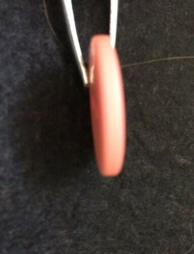 25 NUOVI BOTTONI 3/4 POLLICI ROTONDI ROSA FINITURA OPACA 2 FORI DA CUCIRE ATTRAVERSO. - Foto 4 di 5
