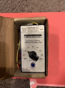 MUELLER MILK TANK MODEL OH Decade box Temp Calibration (Hiperform) USED