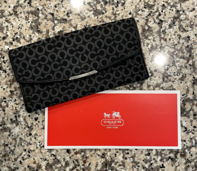 小物 COACH Canvas Long Wallet Black Signature Coach Signature Jacquard 