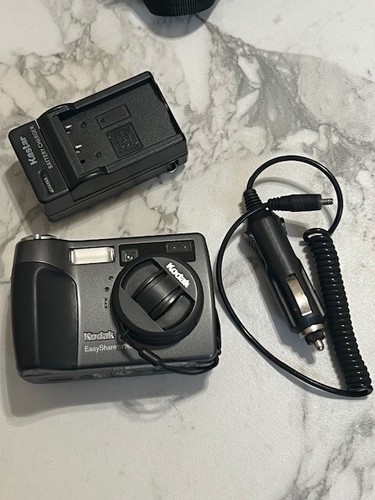 Kodak EasyShare DX7630 6.1 MP With Battery and charger , Case , No Memory Card ,
