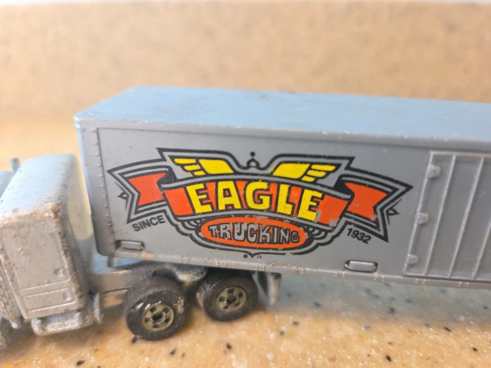 HOT WHEELS STEERING RIG 1980 GMC CAB WITH EAGLE TRAILER WORKS - Image 3 of 4