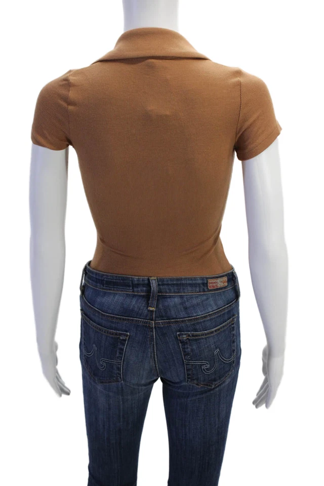 Body acanalado manga corta con cuello marrón claro talla S ALIX NYC para mujer Foto 3 de 4