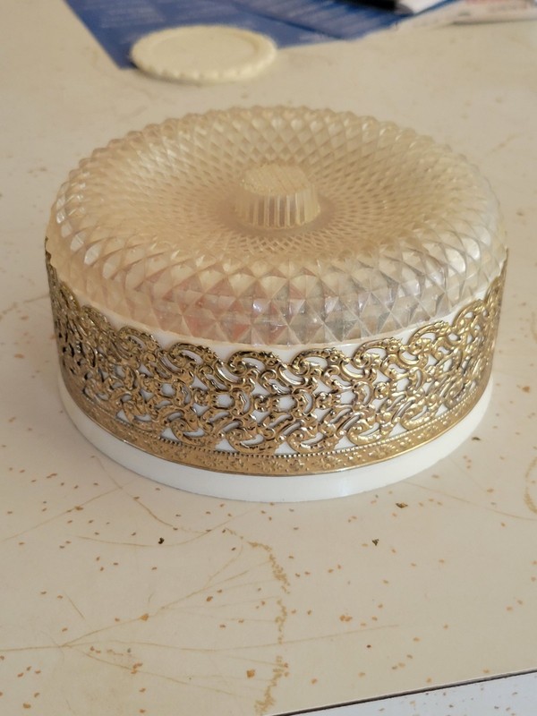 Vintage Mon Boudoir powder dish features a crystal-cut lucite lid