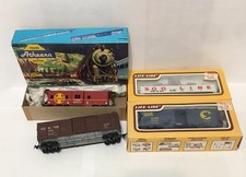 Box Cars HO Scale Lot of Life-like Athearn Trains