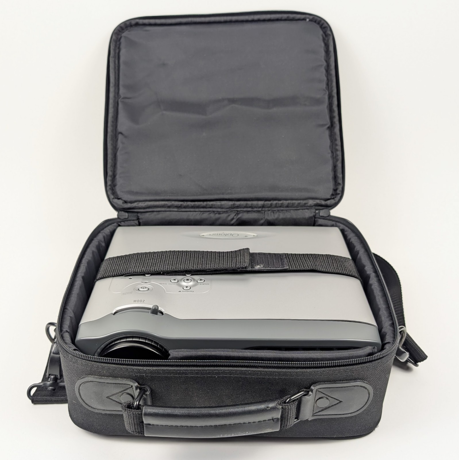 Optoma EP739 DLP Projector With Carry Case - Working - No Remote