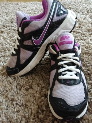 nike dart 9 trainers