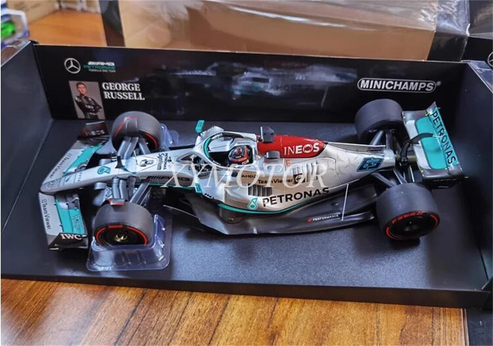 MINICHAMPS 1:18 Benz AMG F1 W13 2022 Hamilton/Russell Model Car Miami/Spain - Image 4 of 4