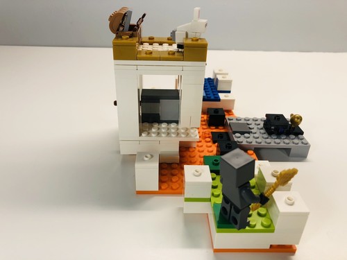 Lego Minecraft: The Skull Arena 21145 Complete - Picture 10 of 21