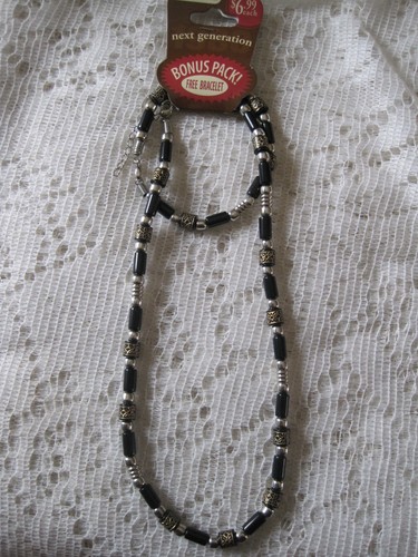NEU - SET AUS HALSKETTE UND ARMBAND -