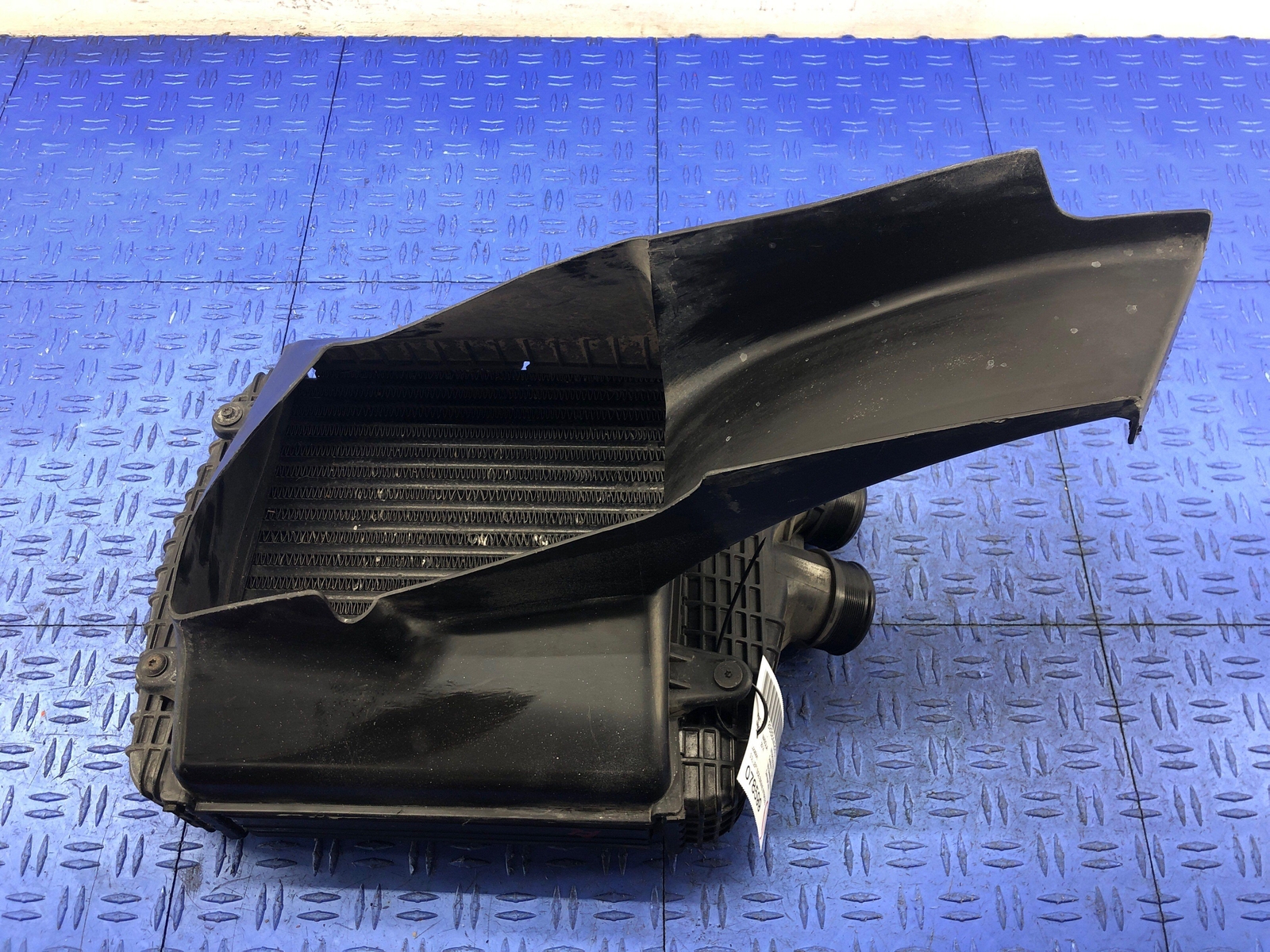 2014-2021 MASERATI GHIBLI QUATTROPORTE LEFT ENGINE INTERCOOLER DUCT 16474839