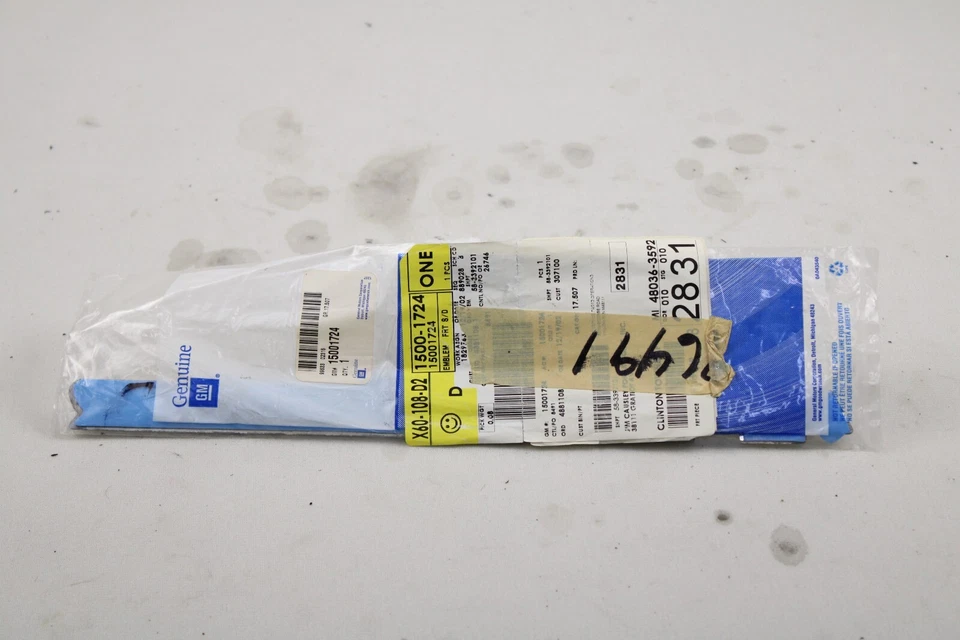 ¡Nuevo! Chevrolet Trail Blazer 2002 2003 2004 carrocería lateral puerta delantera emblema insignia OEM Foto 3 de 4