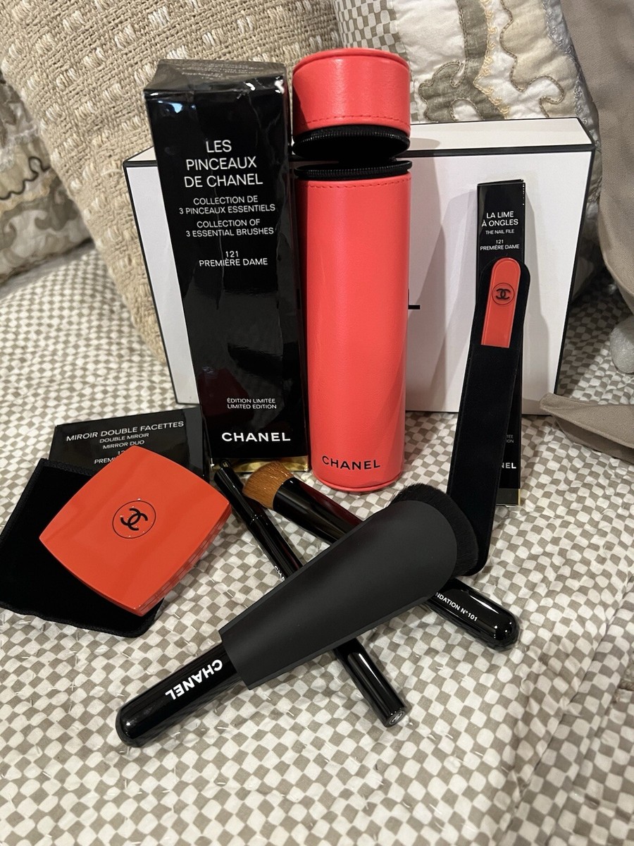 121 CHANEL LES PINCEAUX DE CHANEL