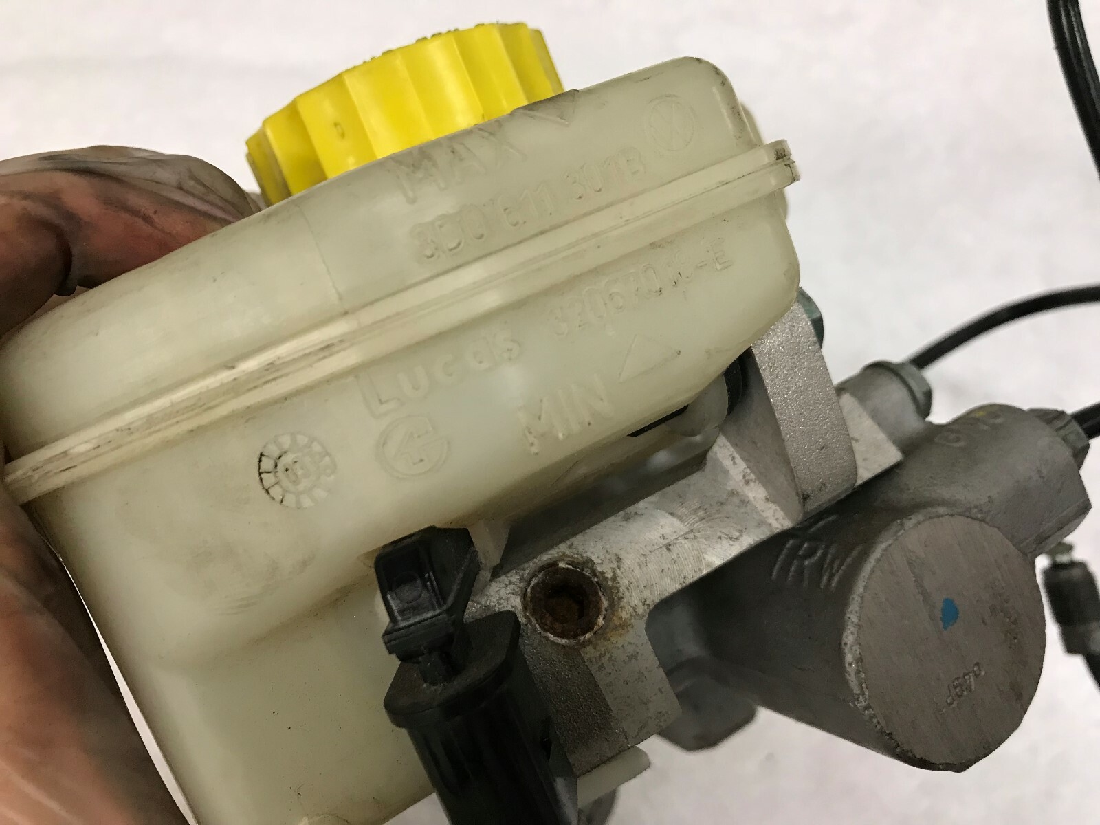 LAMBORGHINI GALLARDO MURCIELAGO POWER BRAKE TANK RESERVOIR OEM 3D0611301B