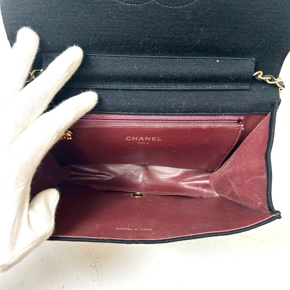 Auténtico Bolso de Hombro CHANEL Doble Solapa Matelasse Negro Algodón Jersey Herrajes Dorados Foto 3 de 4