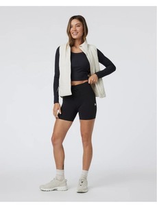 Vuori Women's Beige Puffer Vest M Full Zip Pockets Sleeveless 
