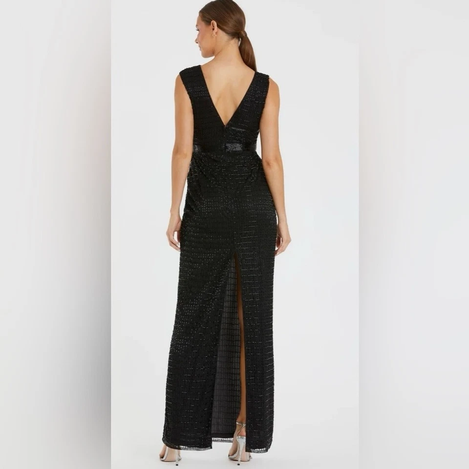 Mac Duggal 黑色串珠帽袖 V 领柱式礼服 — 第 2/4 张图片