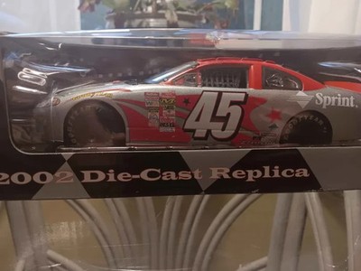 Team Caliber Pit Stop 2002 NASCAR #45 Kyle Petty - Sprint Dodge 1:24 Die Cast