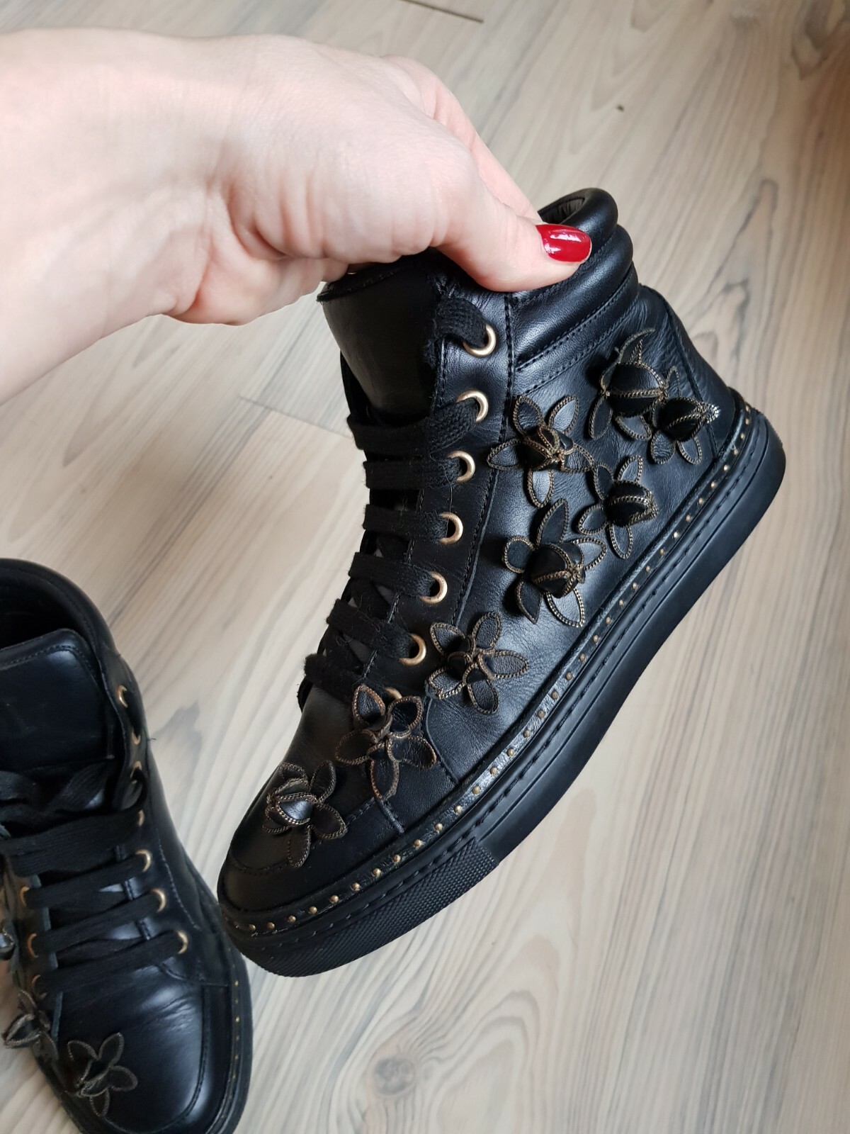Nice Womens Leather Flower Dsquared2 