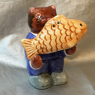Cat Holding Fish Salt Pepper Shakers Blue Suit Tie Gray Shoes Brown Tabby Clean