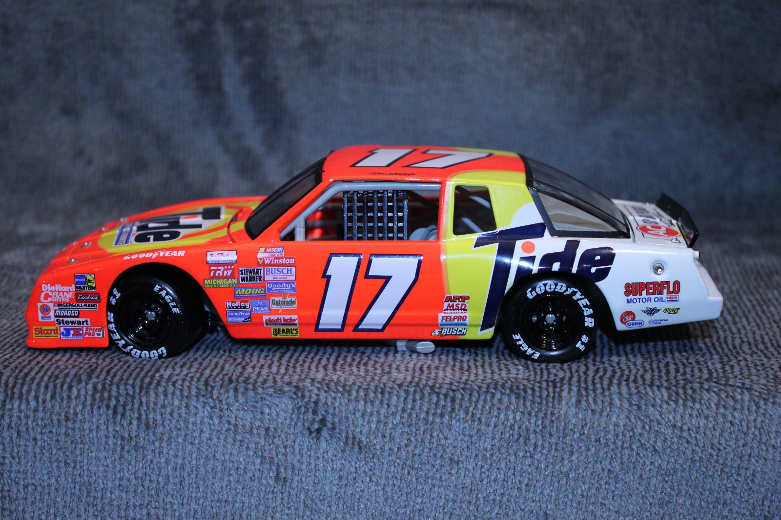 DARRELL WALTRIP #17 TIDE CHEVY 400th WIN