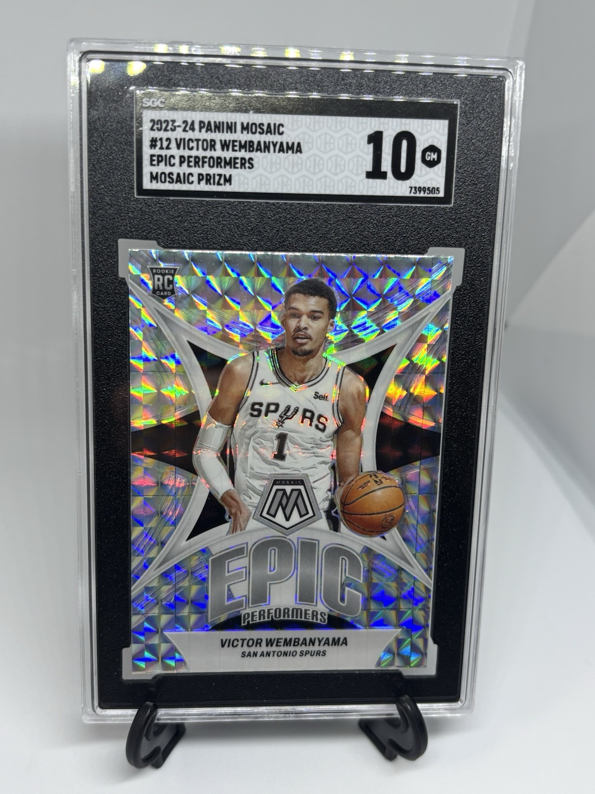 2023-24 Panini Mosaic Epic Performers Mosaic Prizm Victor Wembanyama (RC) SGC 10