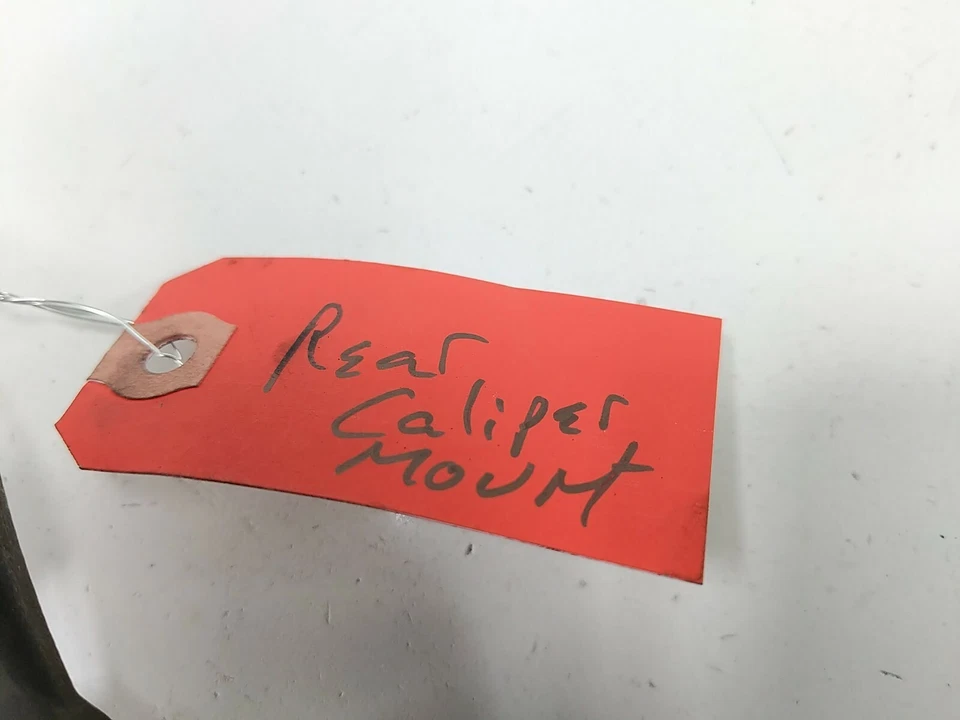 Soporte de montaje de pinza de freno trasero 10 Honda NT700 Foto 4 de 4