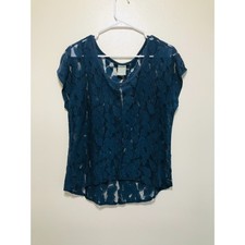 Women's Lace Top with Cap Sleeves, Size L