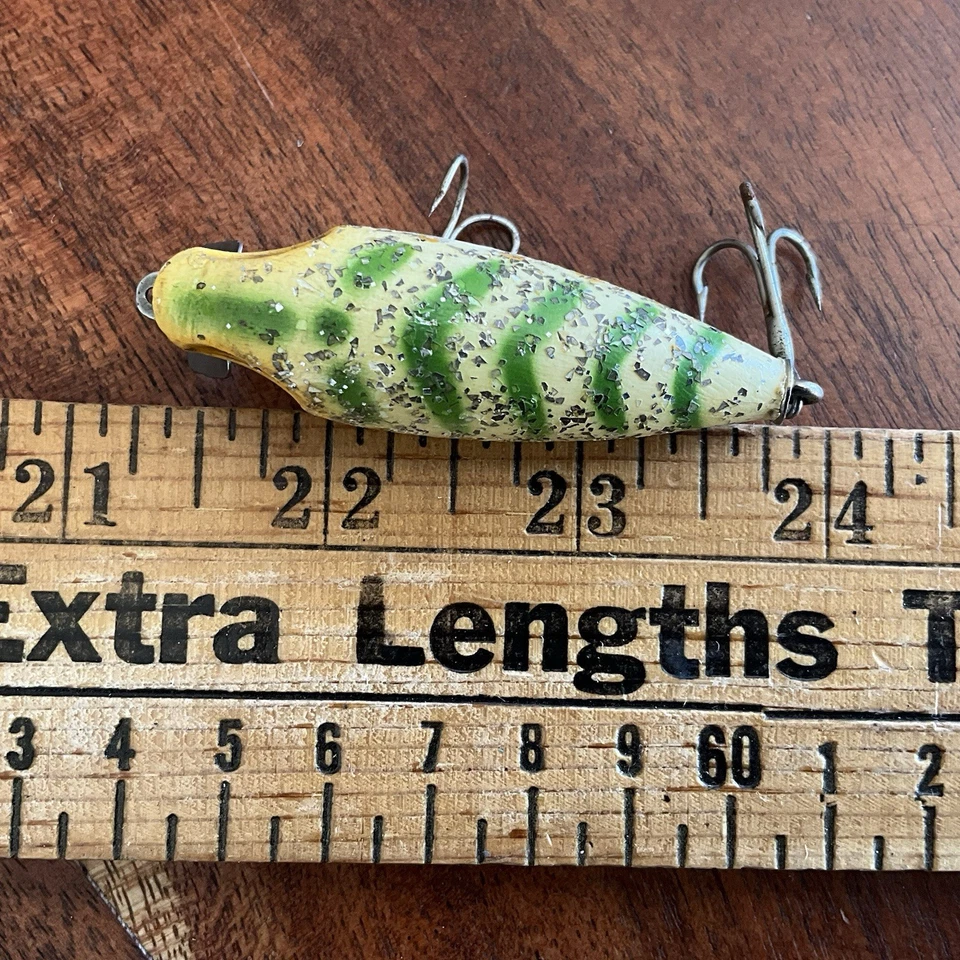 Vintage Milton Poe's Hand Painted Carved Cedar Fishing Lure - Image 4 of 4