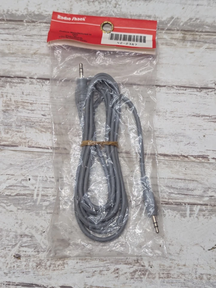 Realistic Shielded 6 Foot Audio Cable 42-2387 New Radio Shack New - Image 4 of 4