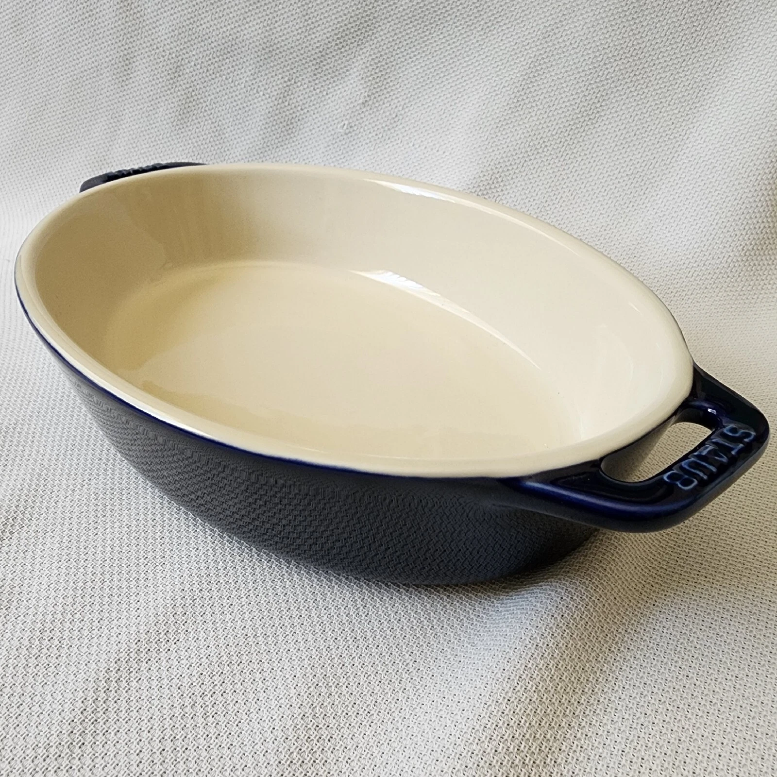 Staub Oval Ceramic Roasting Dish Dark Blue Baking Casserole 9 x 6" 1.1 qt. New