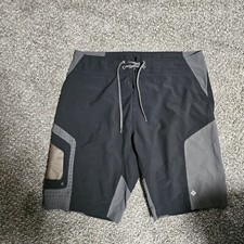 Columbia Size 34 Mens Black/Gray Omni-Shield Swim Bottom Board Shorts T646