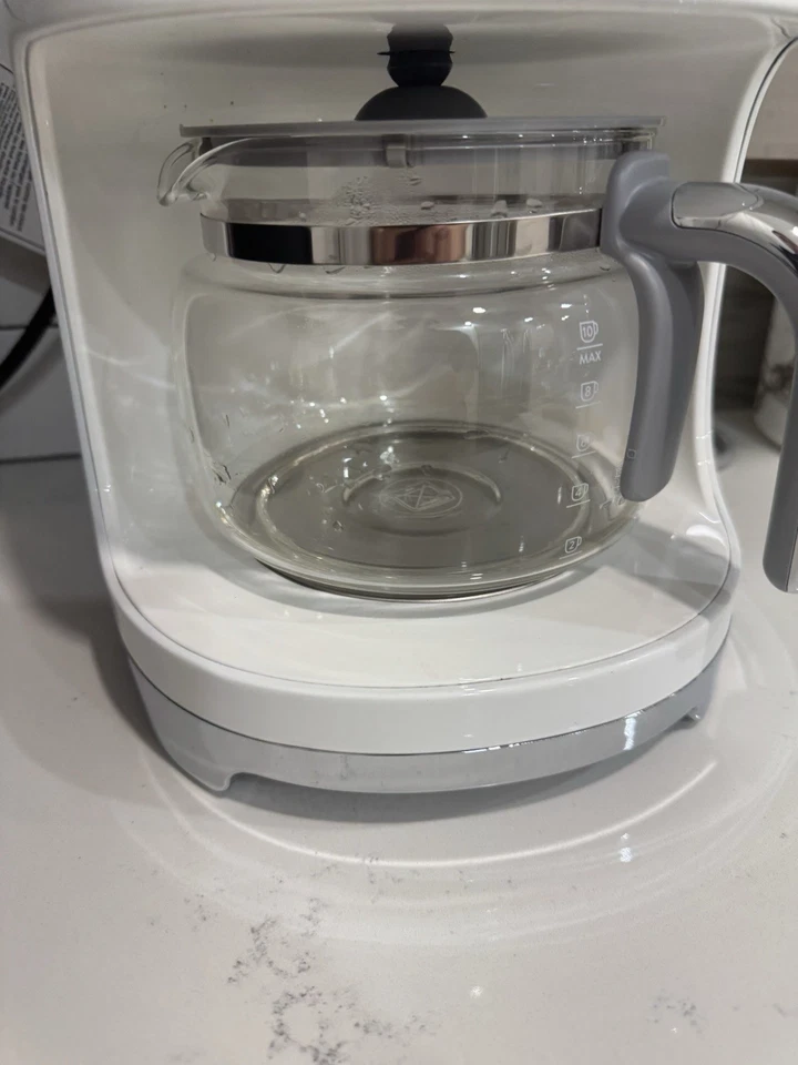 Máquina de café por goteo estética estilo retro años 50 Smeg — crema Foto 2 de 4