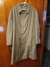 Men's 48R Hart Schaffner & Marx Beige Removable Lining Trench Overcoat