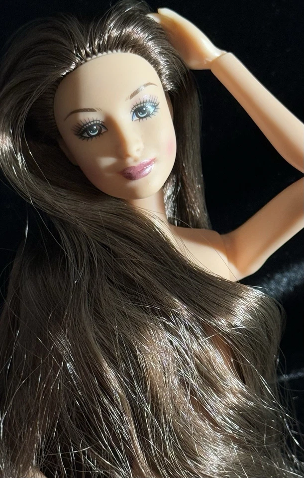 超长棕色头发-哈泽眼睛-艺术美泰芭比娃娃-裸体-W-23 — 第 2/4 张图片