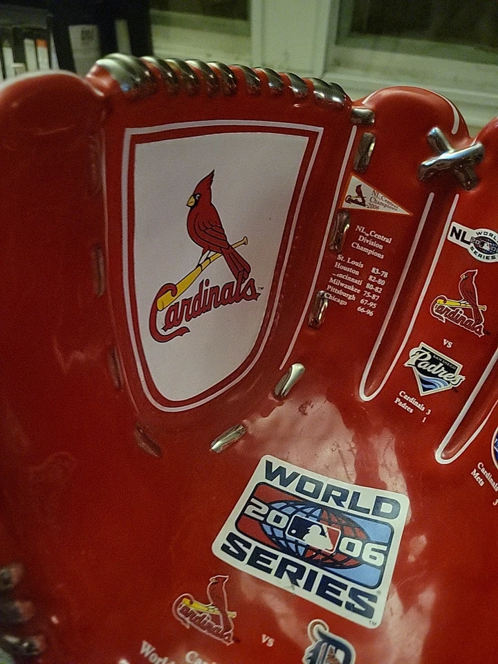 Guante de cerámica St. Louis Cardinals 2006 Serie Mundial Edición Coleccionista - SIN CAJA Foto 4 de 4