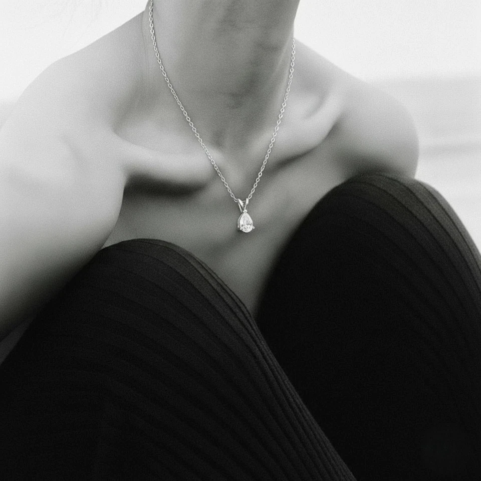 Collar solitario 925 enchapado en oro blanco de 14 k diamantes creados en laboratorio corte pera de 5,00 quilates Foto 4 de 4