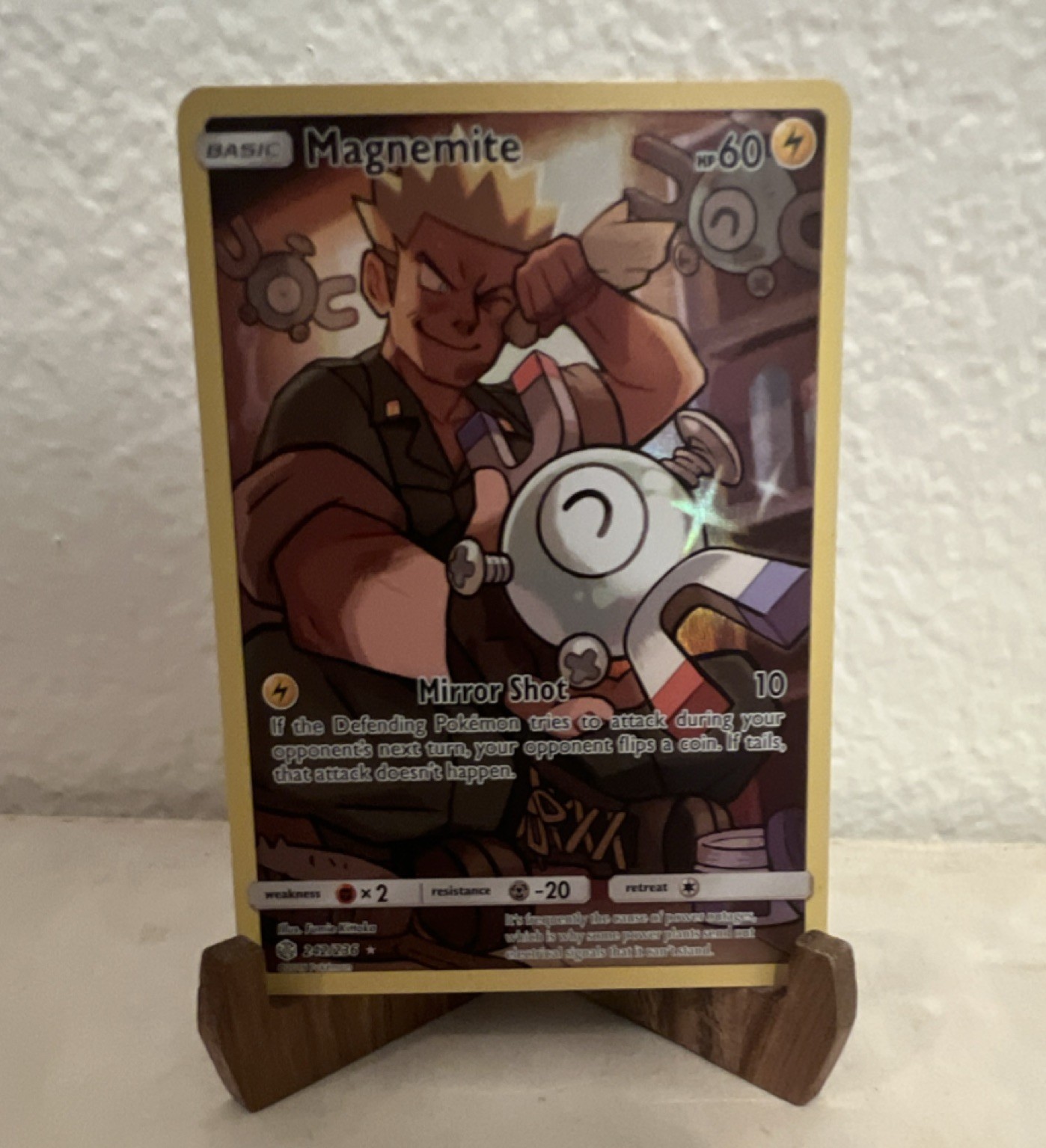 The Pokemon Company Pokemon TCG Magnemite 242/236 Cosmic Eclipse Secret Holo
