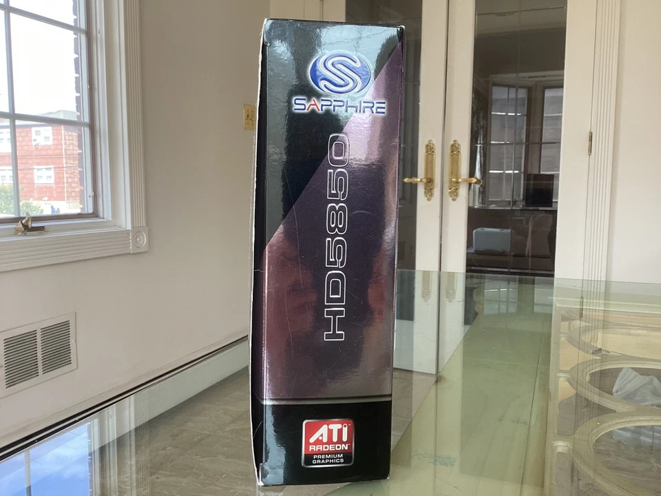 NEW VINTAGE - Sapphire Radeon HD 5850 1GB GDDR5 HDMI Graphics Card - Image 2 of 4