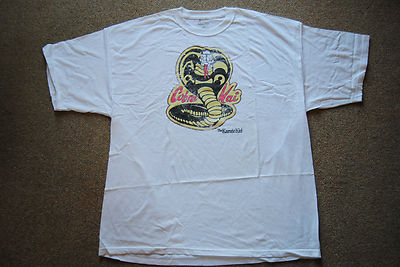 THE KARATE KID VINTAGE STRIKE COBRA KAI T-SHIRT NEU OFFIZIELLER FILM 1984 