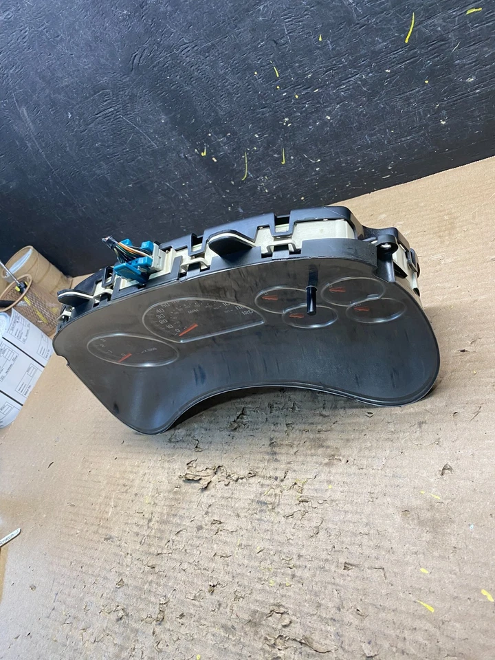 2006 - 2009 GMC Envoy Speedometer Cluster Gauge Oem s6228 DG - Image 2 of 4