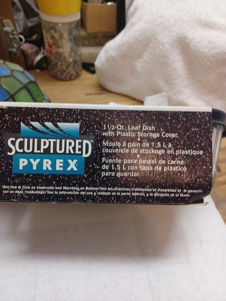 Vtg NOS Sculptured Pyrex Clear Oblong Baking Dish With Plastic Storage Cover - Image 4 of 4