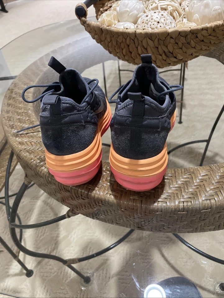 Nike Comfort Footbed Women's Size 8 - Image 4 of 4