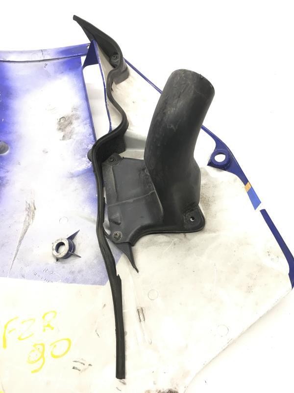 Cache Flanc Gauche Carénage Yamaha FZR 1000 Genesis - 1987-1988 - Occasion