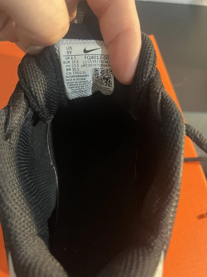 Nike Kids Alpha Menace 4 Shark Football Cleats Size 4.5Y Black And White - Image 3 of 4